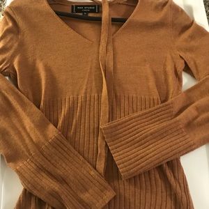 Max Studio Flared Sleevrs